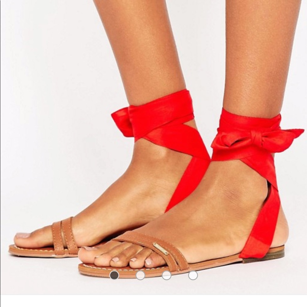 Abercrombie & Fitch tie up flat sandals